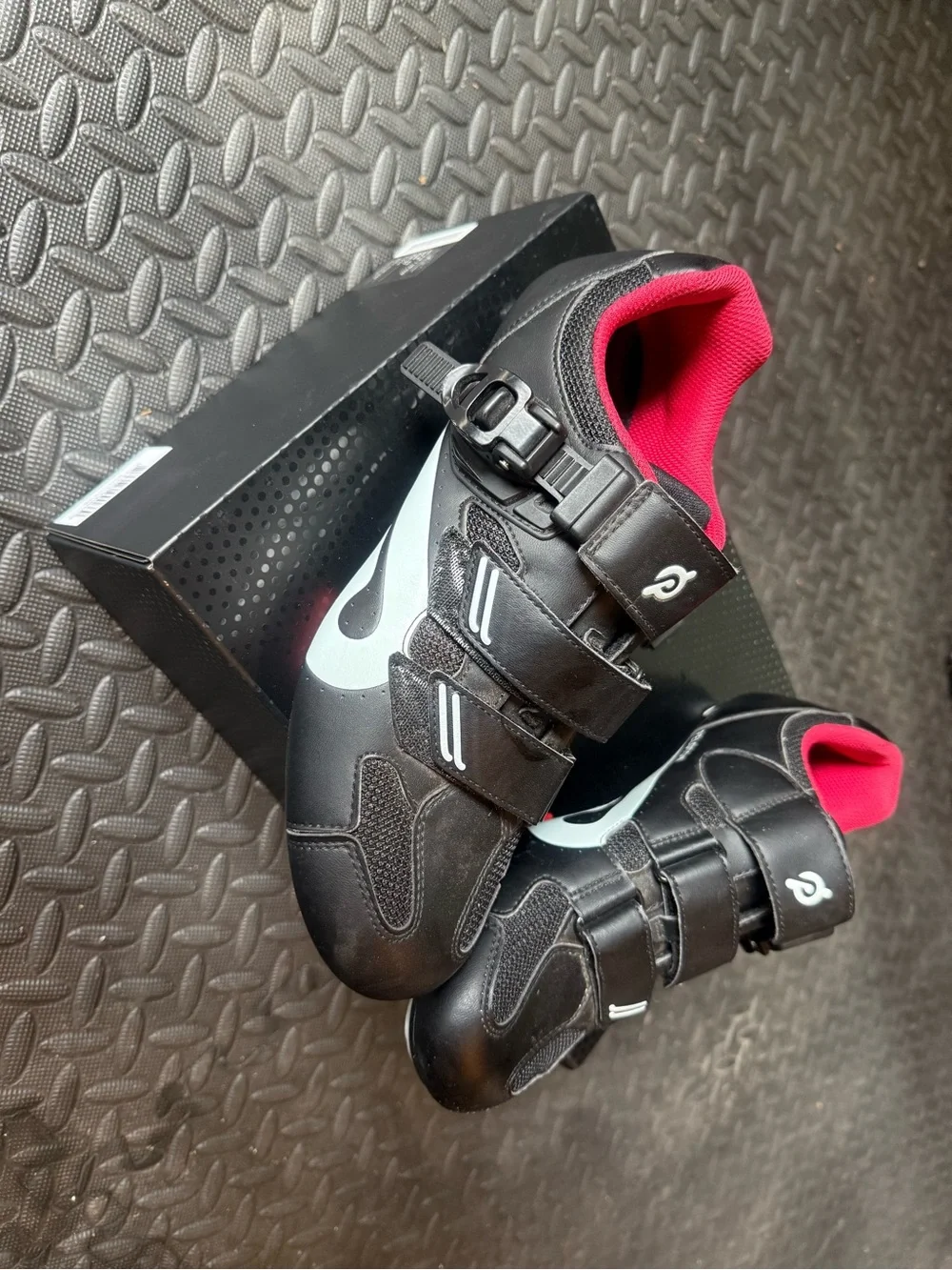 Peloton Cycling Shoes - Size 9 Mens, 42 EU - Black/ Red - Great Condition.
